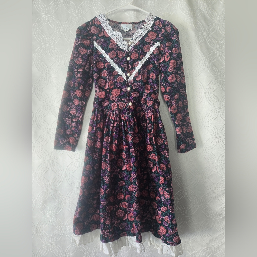 90s Vintage Youth 12 Darling Floral Long Sleeve Dress with Lace Trim